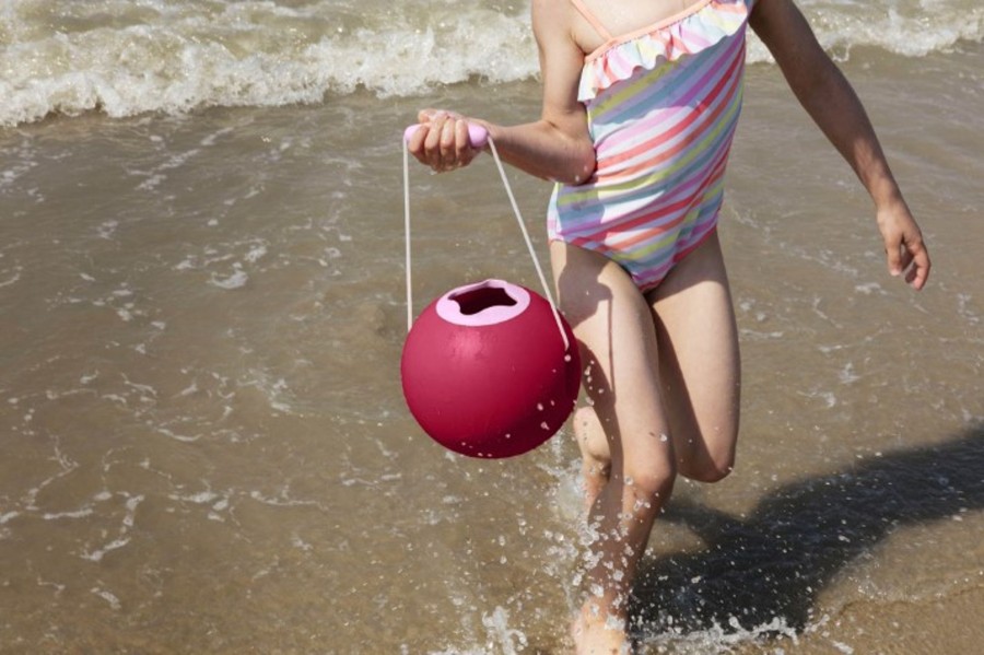 Outdoor Quut Buckets & Spades | Ballo - Cherry